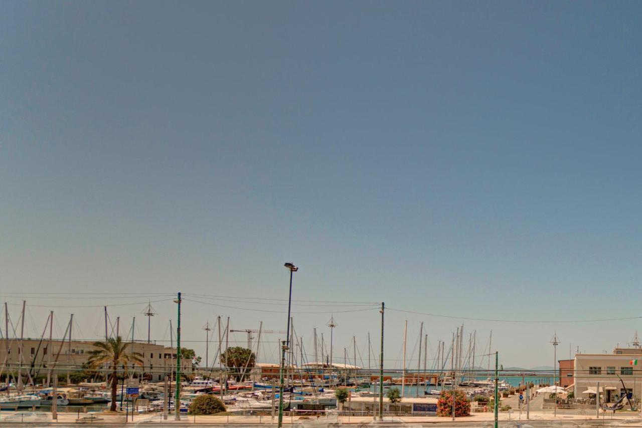 Right House Grand Sur Le Port - Harbour View